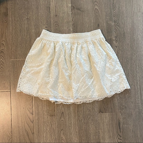 BRAND NEW Aritzia Wendy skirt - Picture 1 of 1